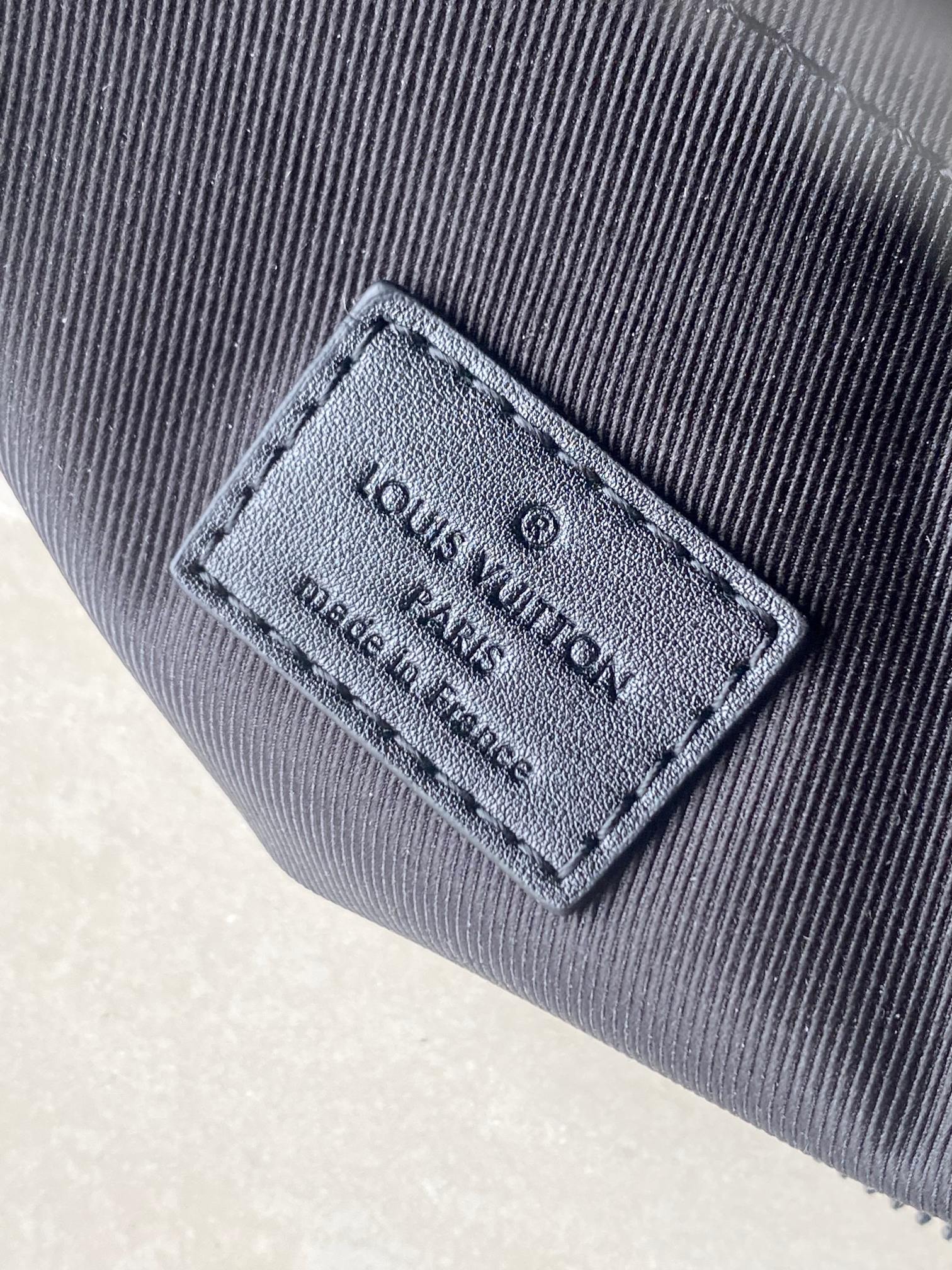 [TOP] Louis Vuitton LV Men's Soft Calfskin Leather Backpack - 37*43*17cm - Black