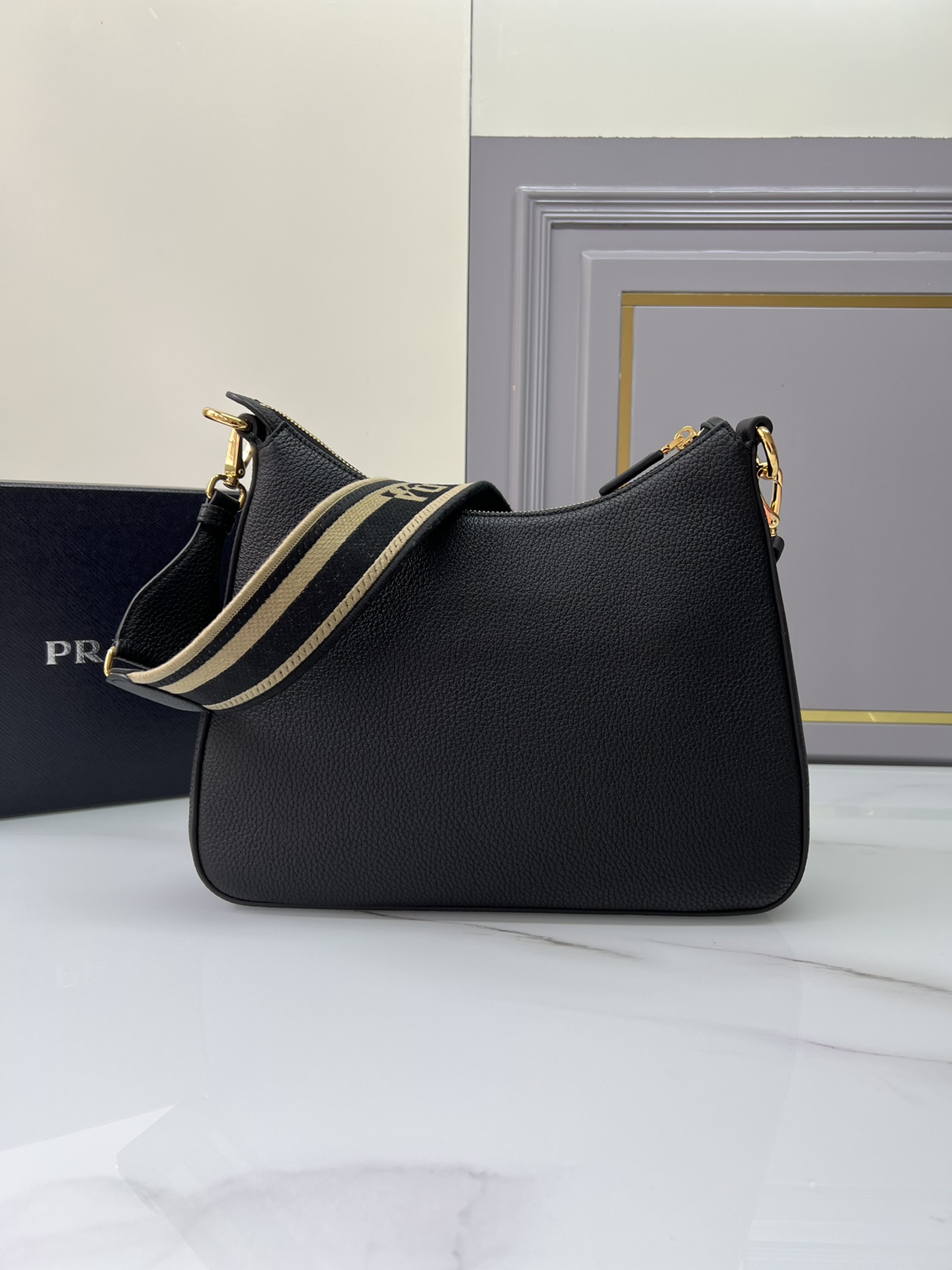 [Top] PRADA Deer Skin Texture Calfskin Crossbody Bags 24x18x6cm/32x25.5x7.5cm - Black