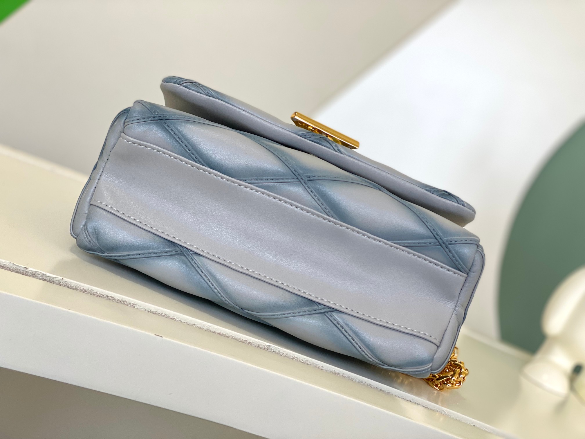 [TOP] Louis Vuitton LV Sheep Leather Twist MM Bag - 23x16x10CM - Blue