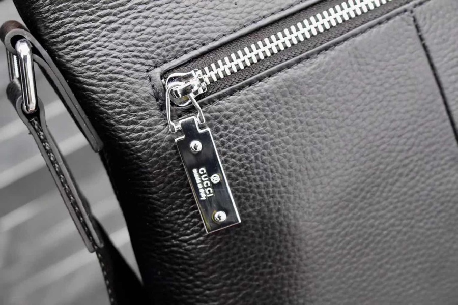 [TOP] GUCCI Men's Top-Level Leather Bag 25x27x6cm - Black
