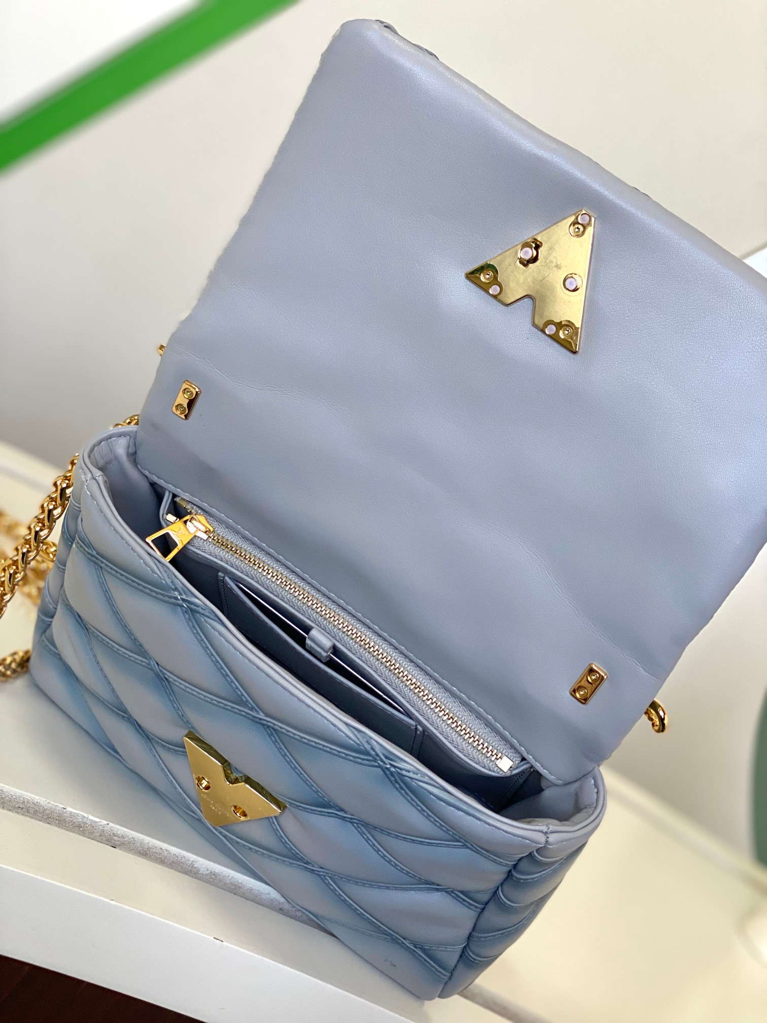[TOP] Louis Vuitton LV Sheep Leather Twist MM Bag - 23x16x10CM - Blue