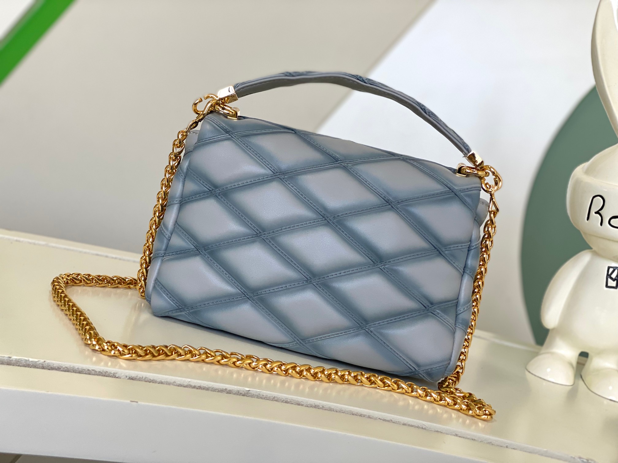 [TOP] Louis Vuitton LV Sheep Leather Twist MM Bag - 23x16x10CM - Blue