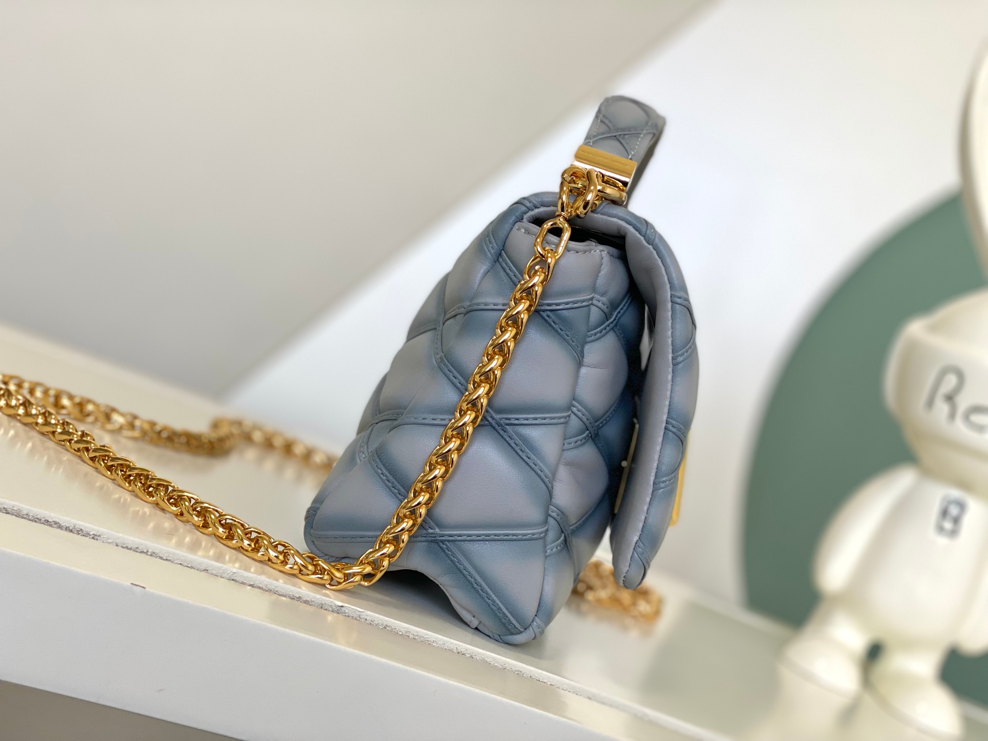 [TOP] Louis Vuitton LV Sheep Leather Twist MM Bag - 23x16x10CM - Blue