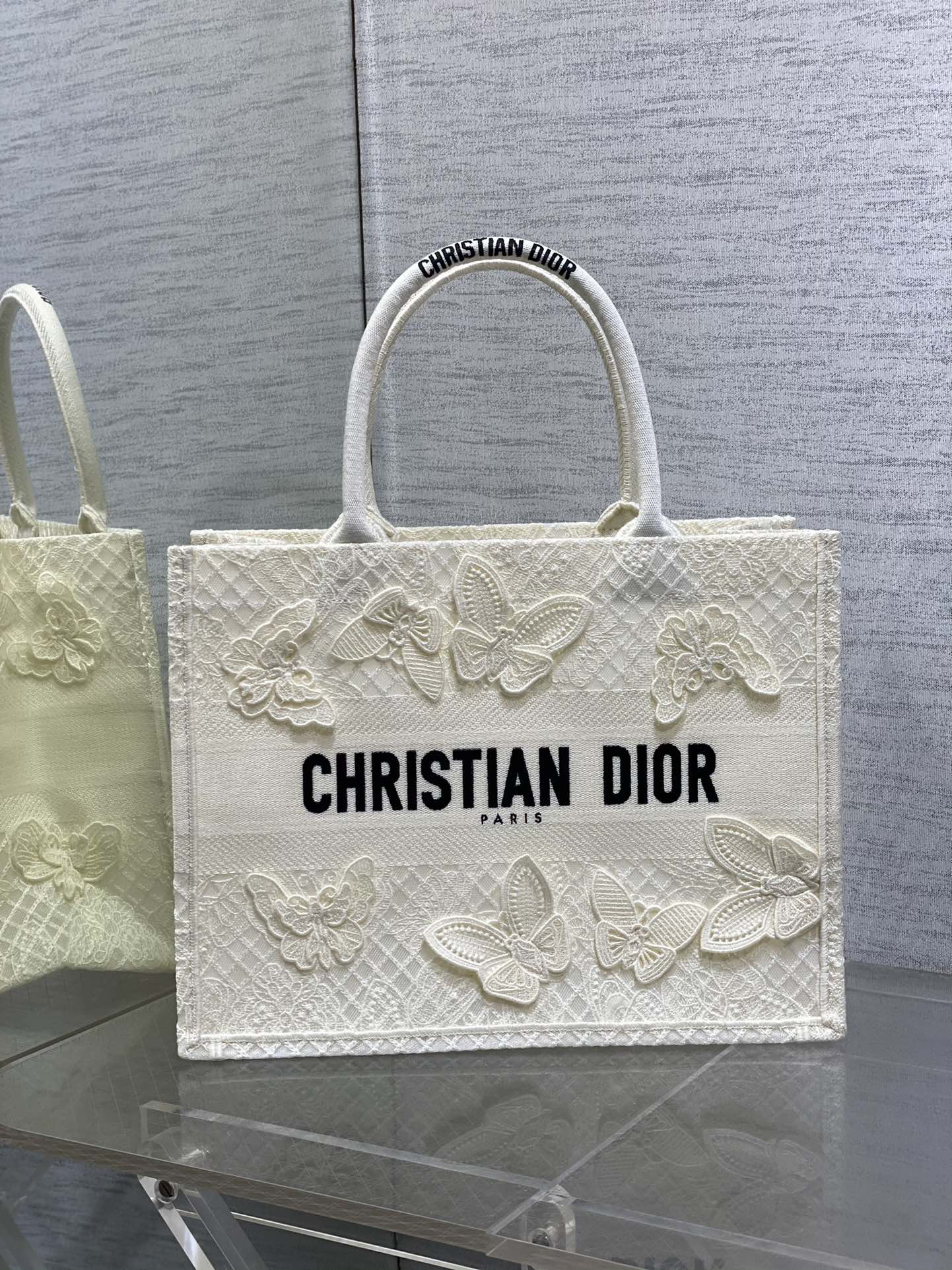 [TOP] Christian Dior Medium Size Three-Dimensional Butterfly Embroidery Book Tote Bags 36*18*28cm - Beige