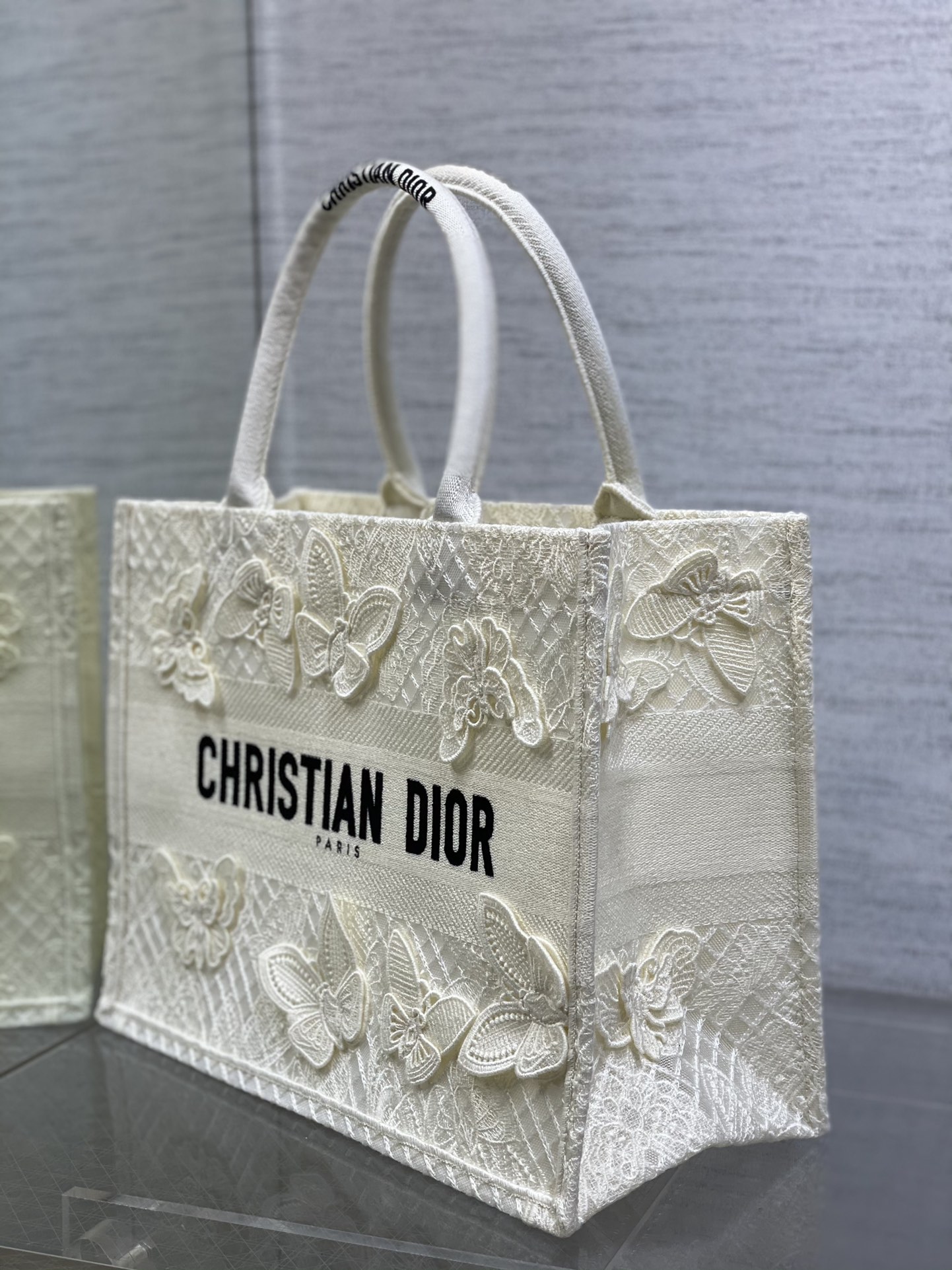 [TOP] Christian Dior Medium Size Three-Dimensional Butterfly Embroidery Book Tote Bags 36*18*28cm - Beige