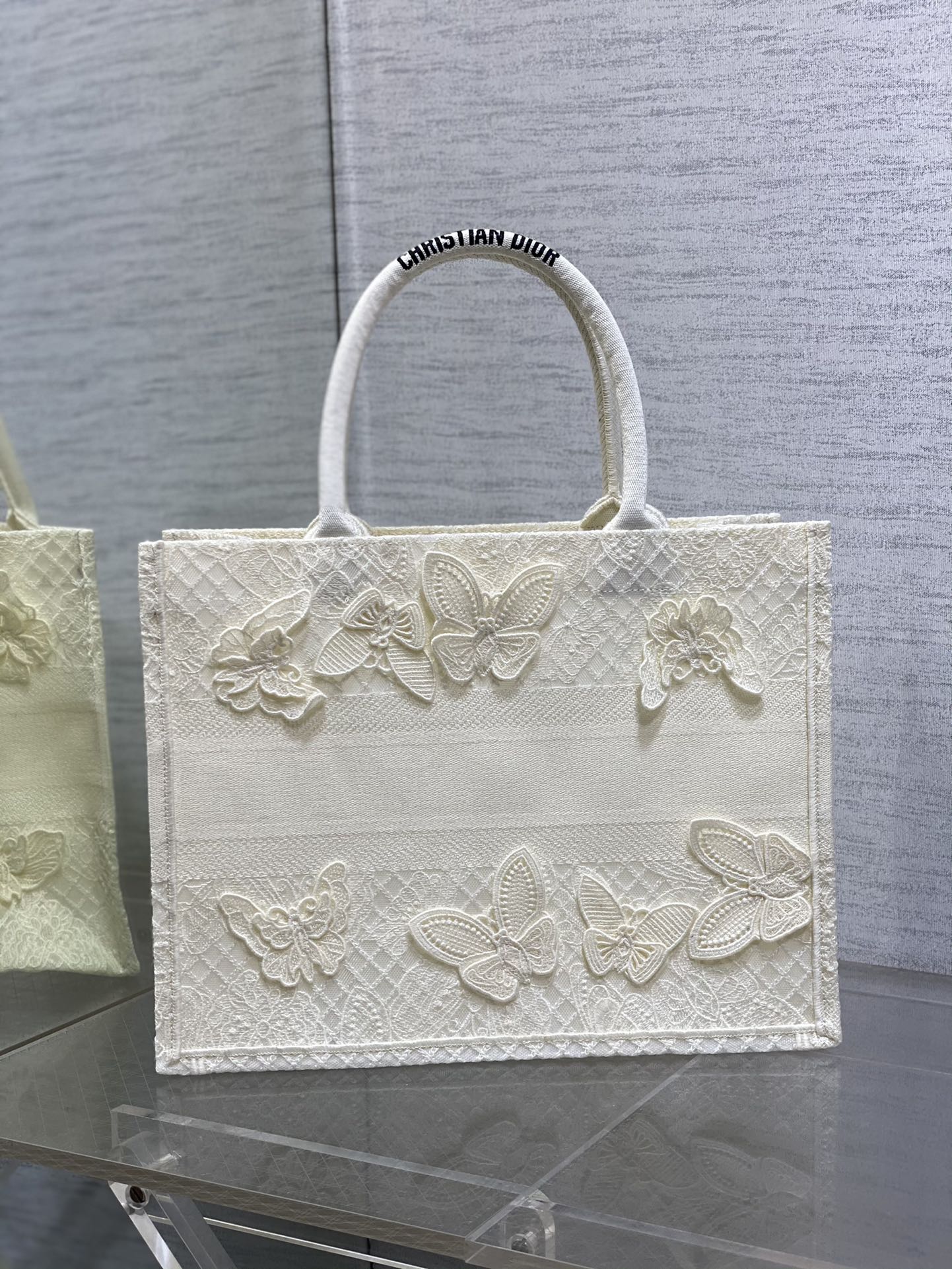[TOP] Christian Dior Medium Size Three-Dimensional Butterfly Embroidery Book Tote Bags 36*18*28cm - Beige