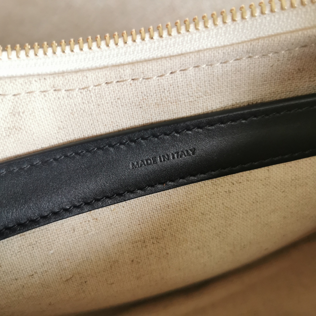 [TOP] CELINE 61% Embroidered Canvas, 39% Calfskin AVA Bags 23x13.5x6cm - Black