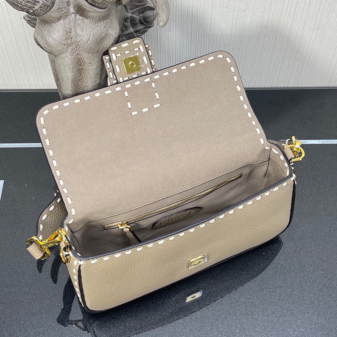 [TOP] FENDI Hand Sewn Leather Baguette Bags - 27.5-18-5cm - Light Gray