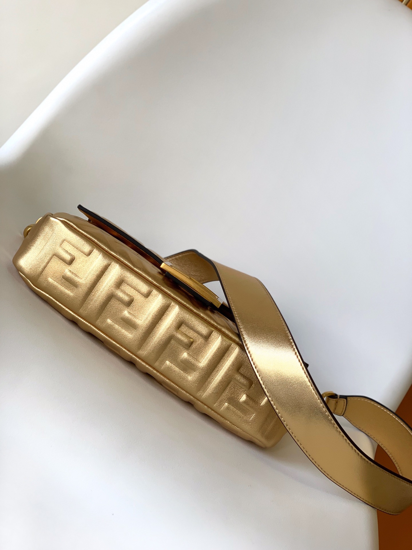 [TOP] FENDI FENDI Leather Baguette Bags 26-5-15cm - Gold/Silver