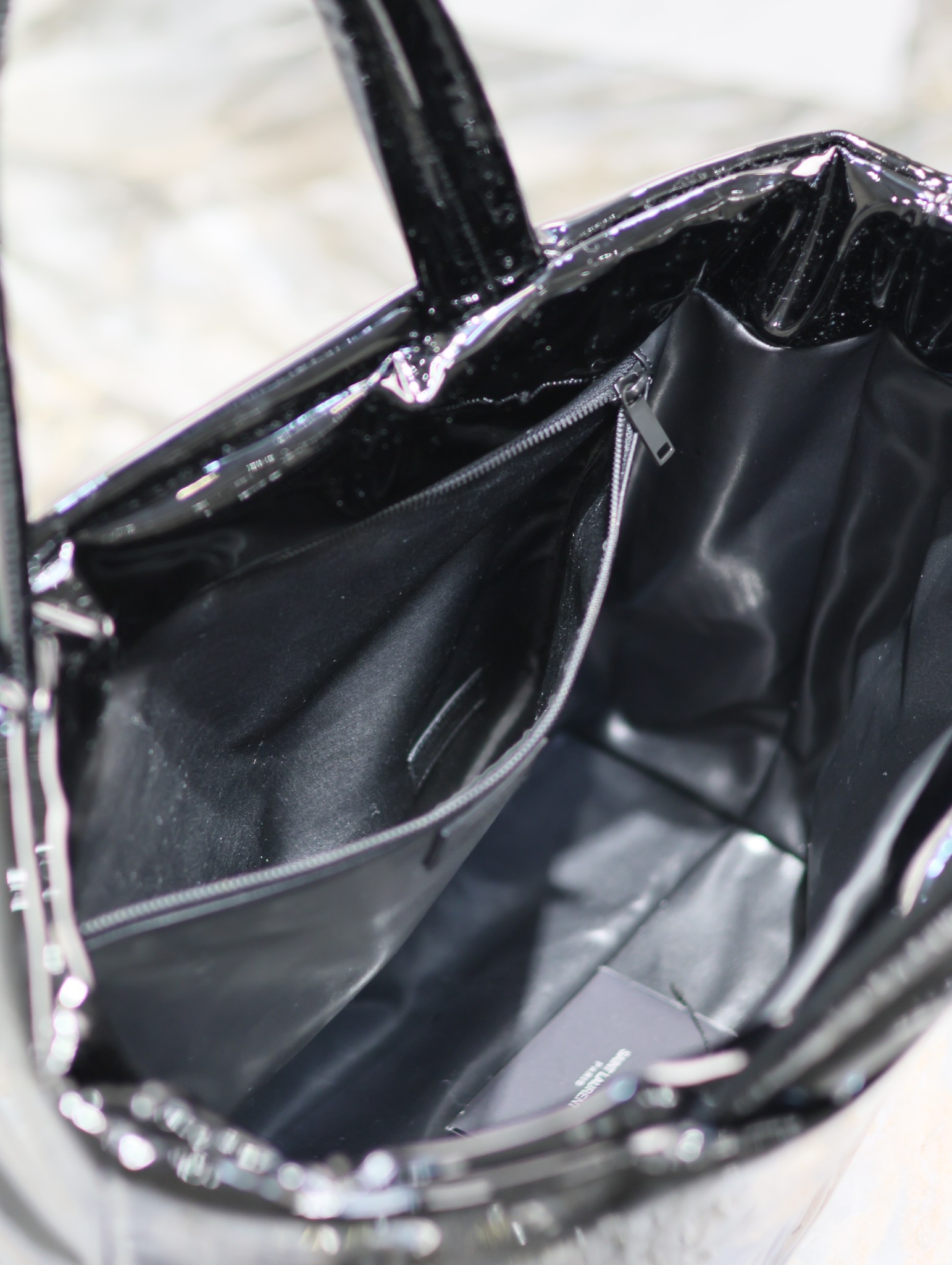 [TOP] Yves Saint Laurent YSL Men's Patent Leather Tote Bag - 50×43×17cm & Black