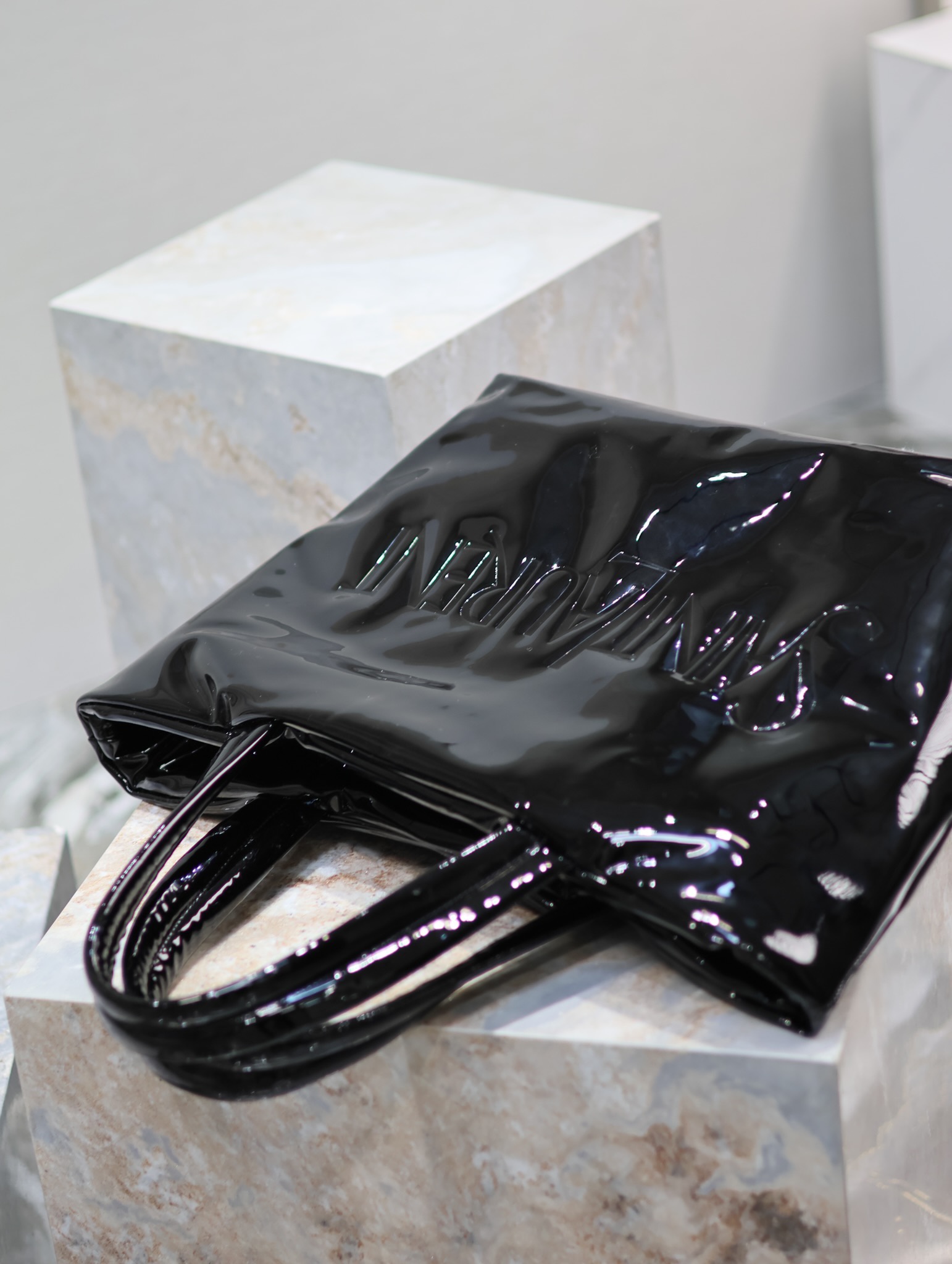 [TOP] Yves Saint Laurent YSL Men's Patent Leather Tote Bag - 50×43×17cm & Black