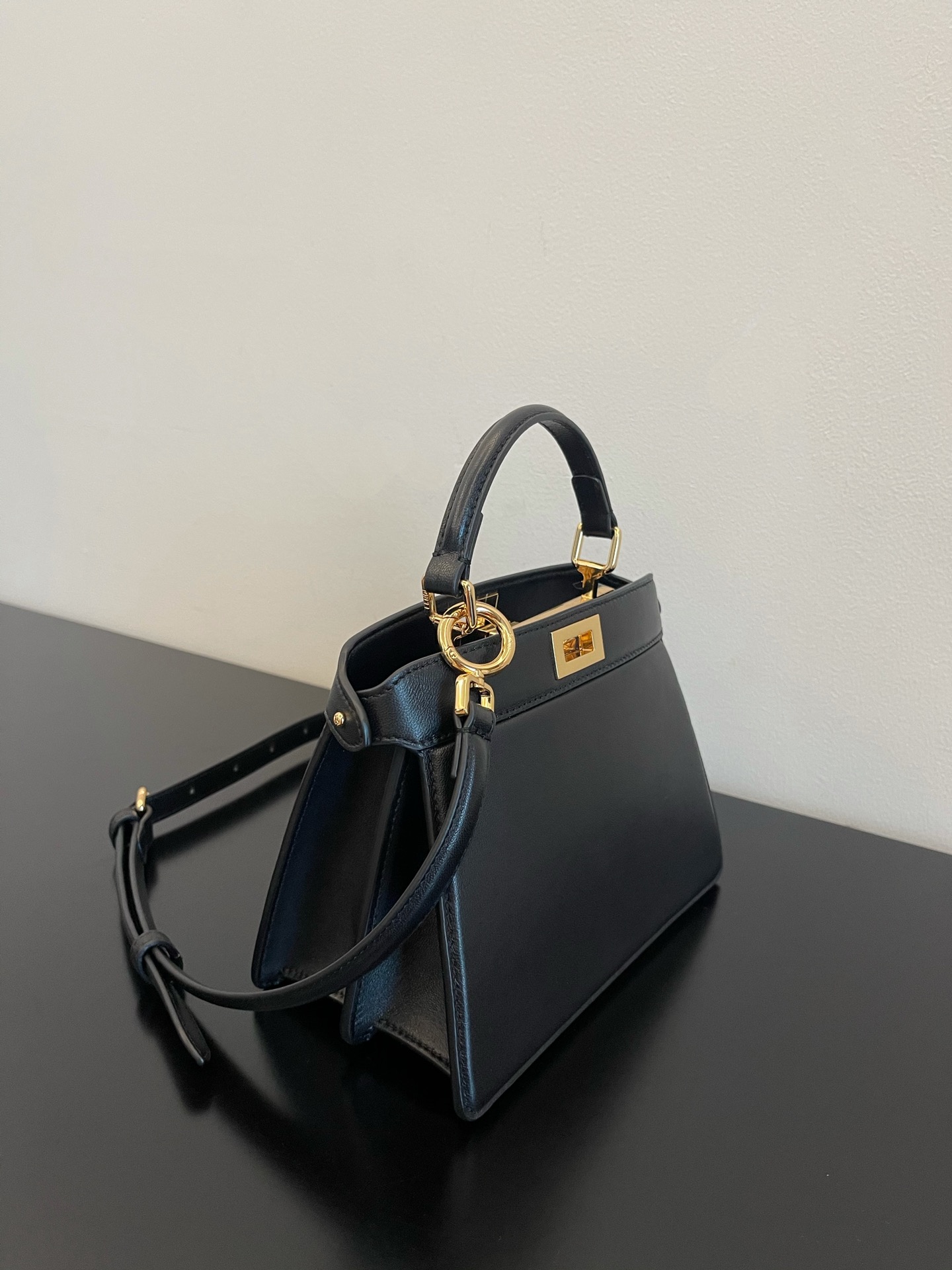 [TOP] FENDI Peekaboo ISeeU Petite Bag 20x11x15cm - Black&GHW