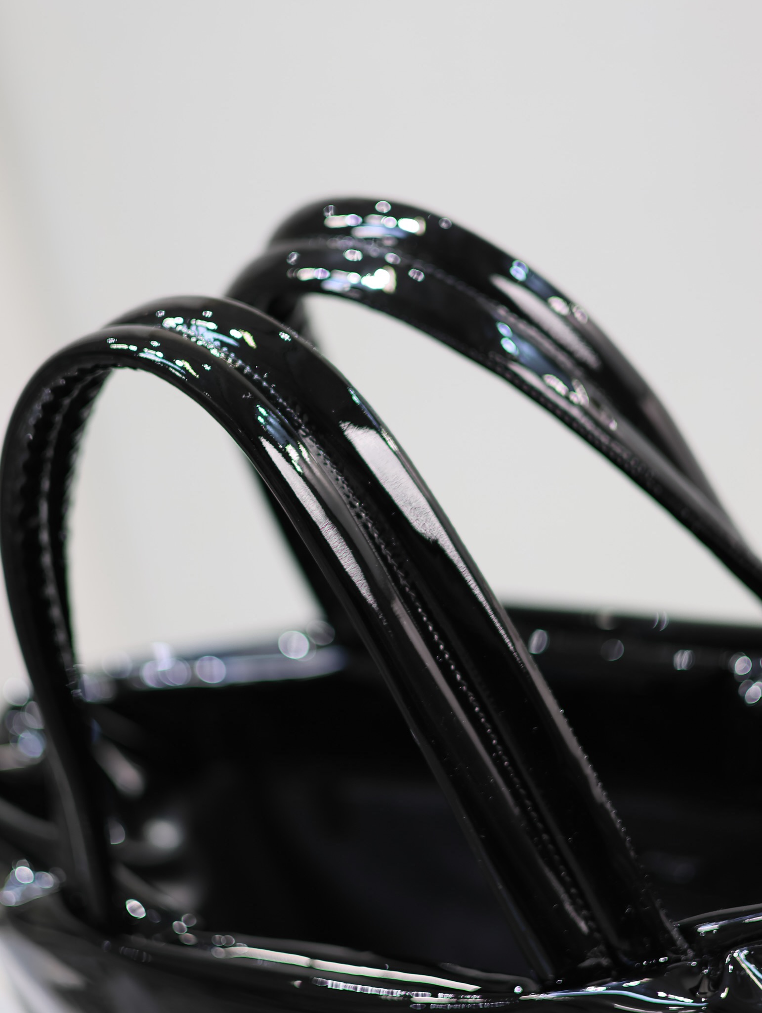 [TOP] Yves Saint Laurent YSL Men's Patent Leather Tote Bag - 50×43×17cm & Black