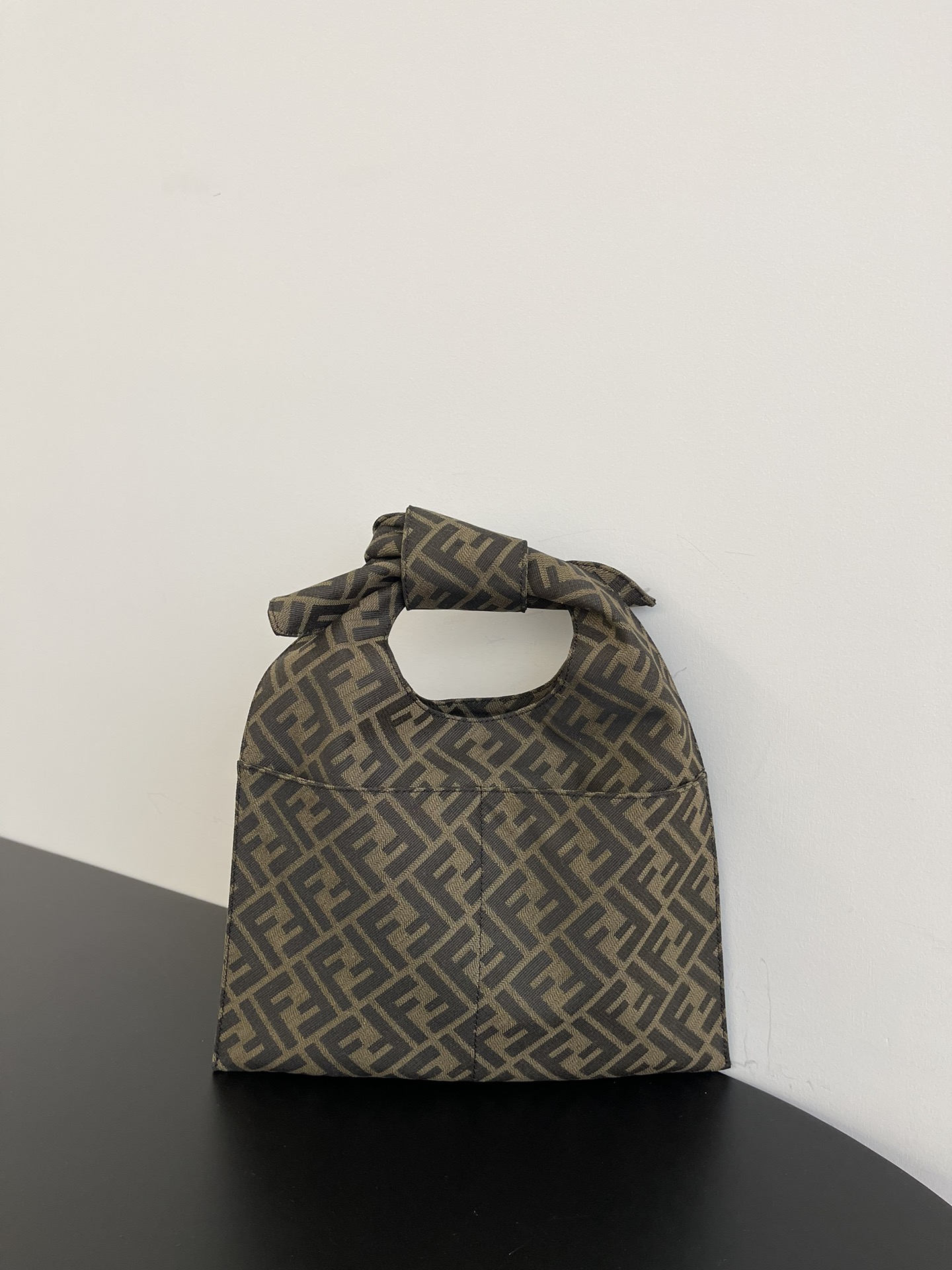 [TOP] FENDI Retro Fabric Bento Bag