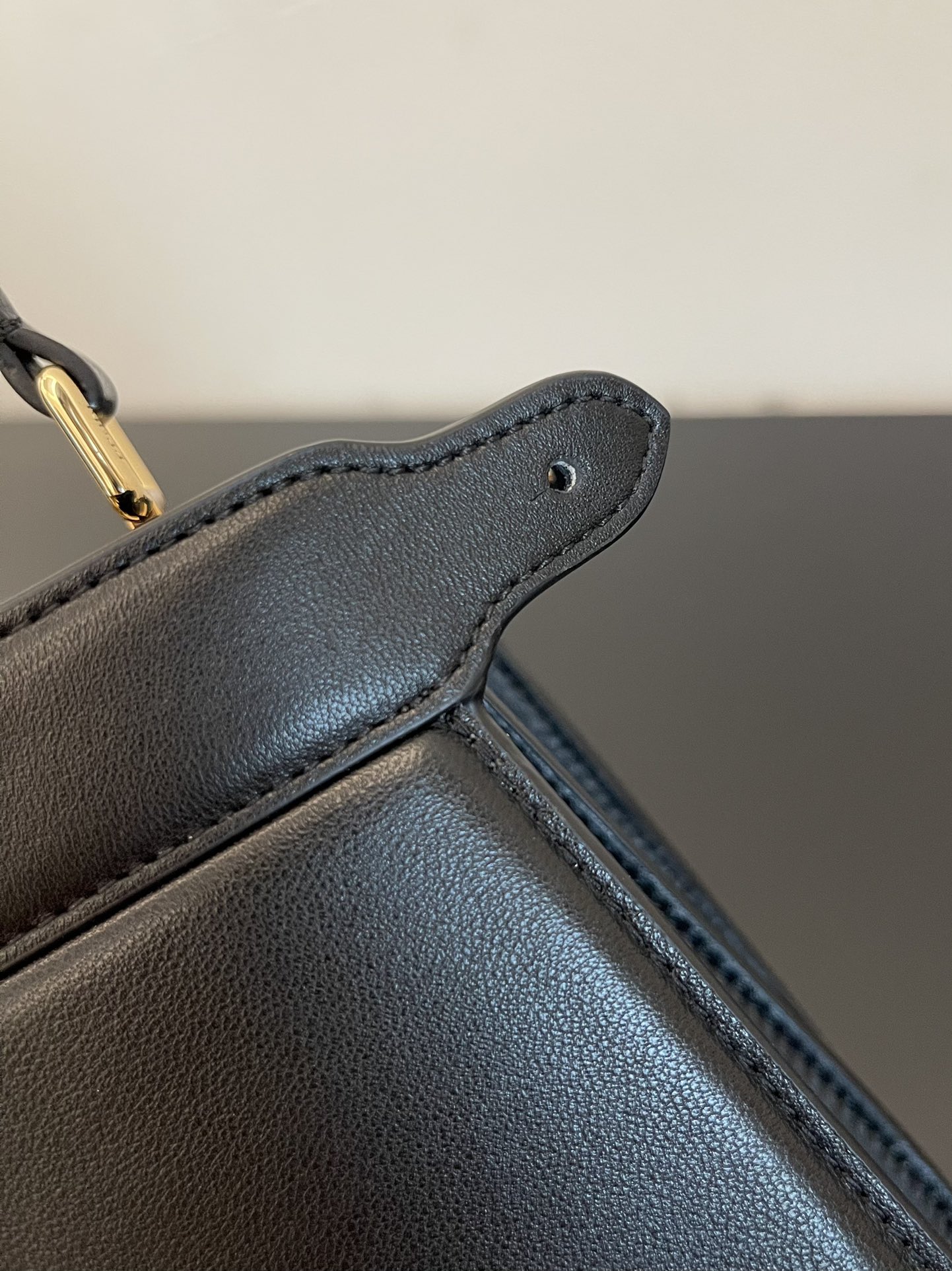 [TOP] FENDI Peekaboo ISeeU Petite Bag 20x11x15cm - Black&GHW