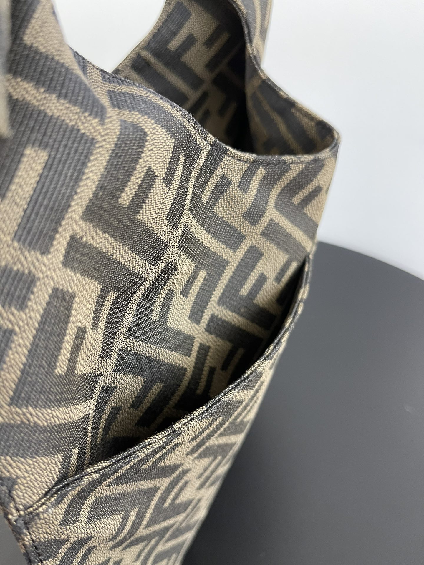 [TOP] FENDI Retro Fabric Bento Bag