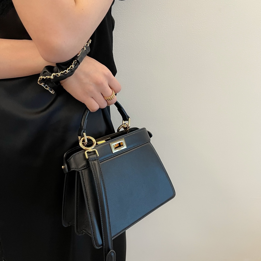 [TOP] FENDI Peekaboo ISeeU Petite Bag 20x11x15cm - Black&GHW