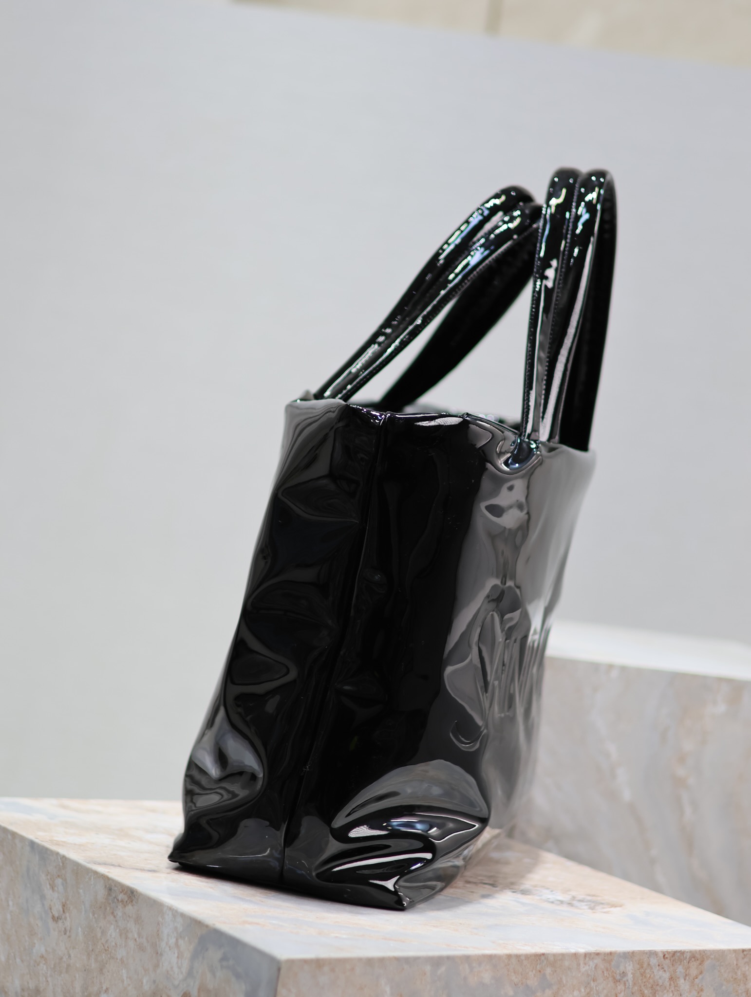 [TOP] Yves Saint Laurent YSL Men's Patent Leather Tote Bag - 50×43×17cm & Black