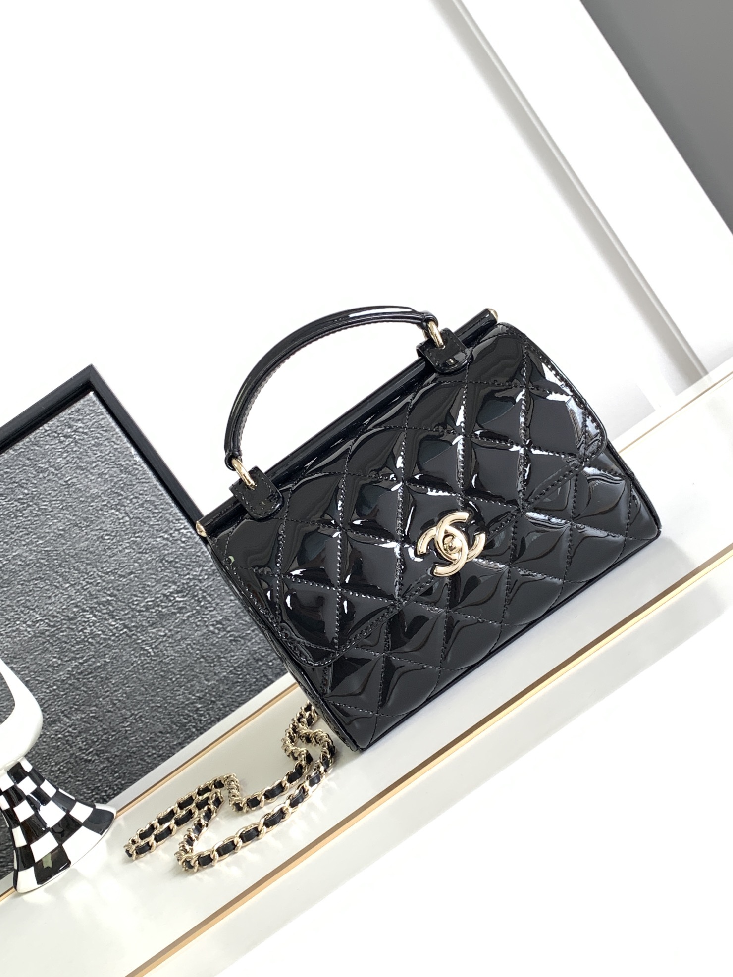 [TOP] CHANEL Lacquer leather box bag - Black&GHW