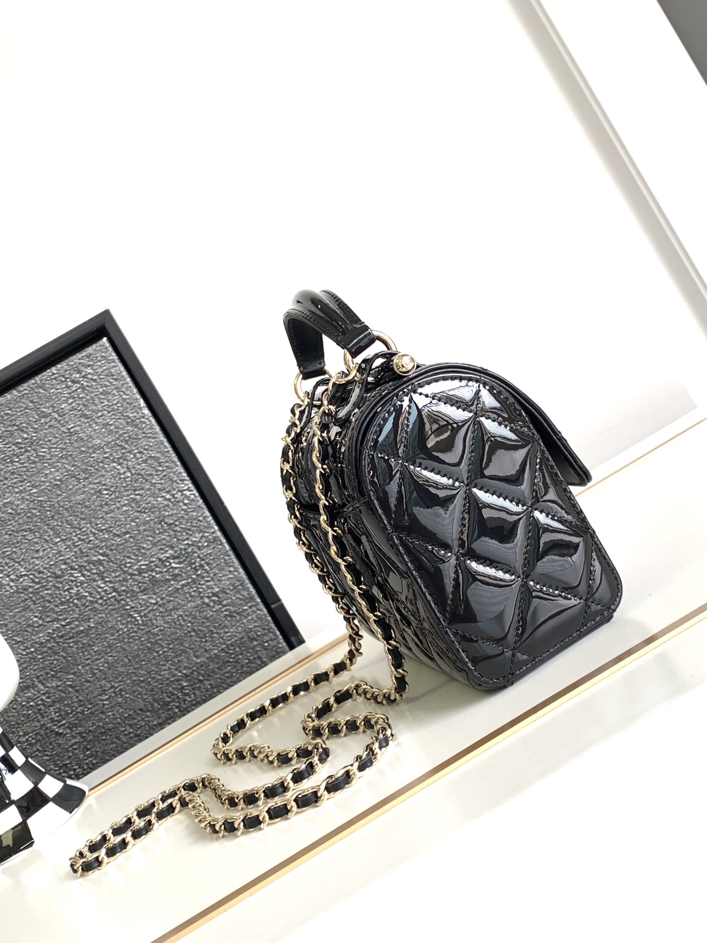 [TOP] CHANEL Lacquer leather box bag - Black&GHW