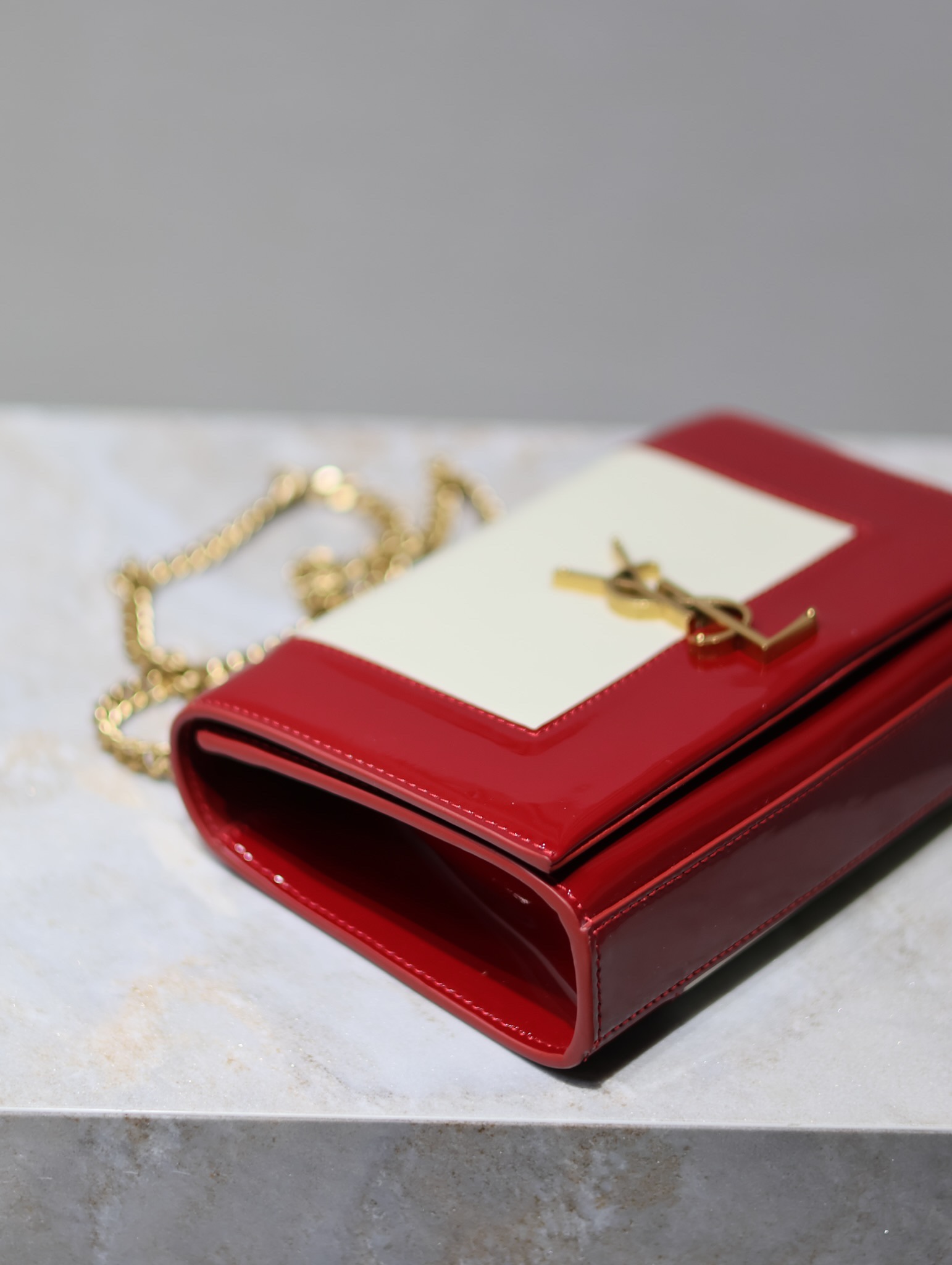 [TOP] Yves Saint Laurent YSL Lacquer Leather Kate Bags 20x13.5x6cm - Red Paired With White&GHW
