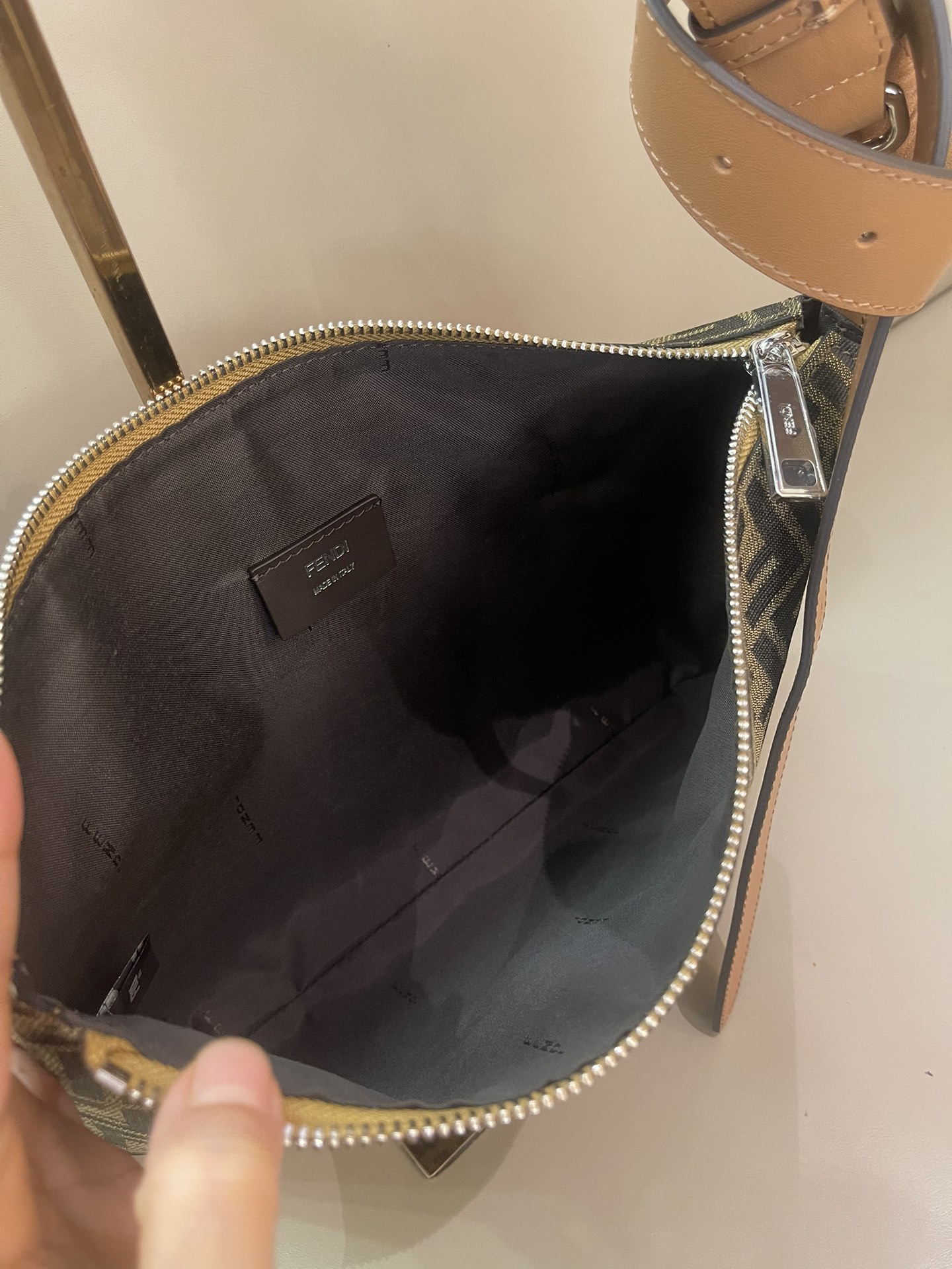 [TOP] FENDI Men's Retro Cowhide Handbag 36×14×38cm - Black/Brown