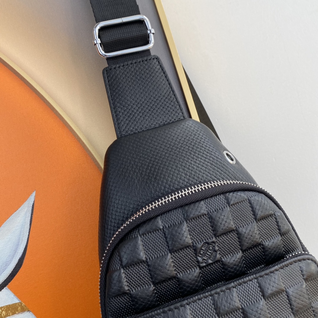 [TOP] Louis Vuitton LV Men's Calfskin Chest Bag 30×17×5cm - Black