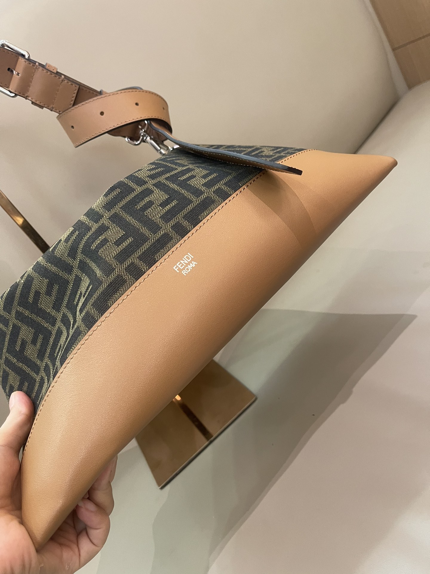 [TOP] FENDI Men's Retro Cowhide Handbag 36×14×38cm - Black/Brown