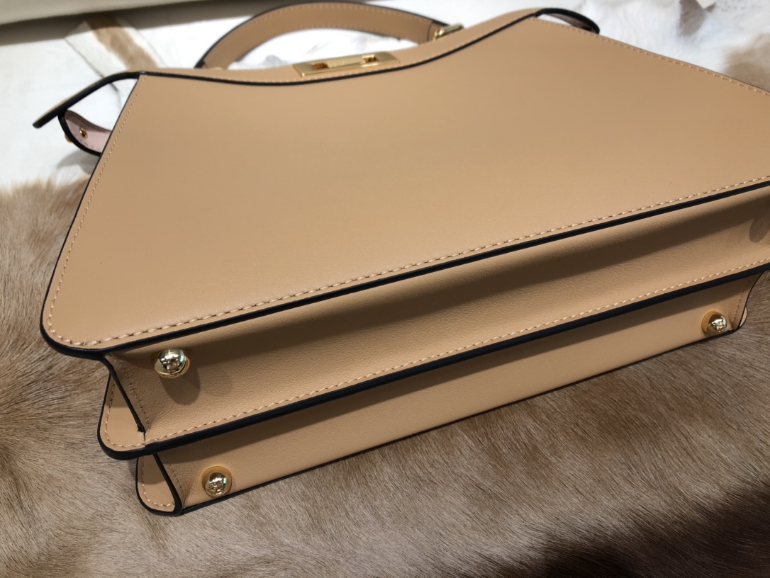 [TOP] FENDI Iconic Medium Peekaboo ISeeU Handbag 33cm - Brown