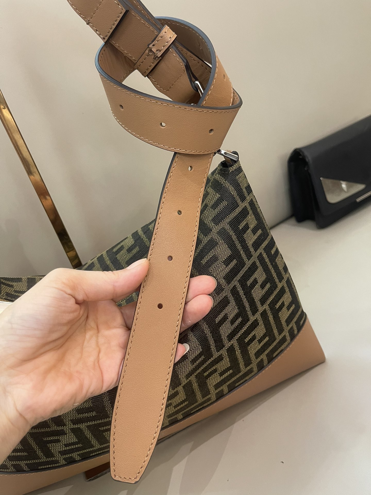 [TOP] FENDI Men's Retro Cowhide Handbag 36×14×38cm - Black/Brown