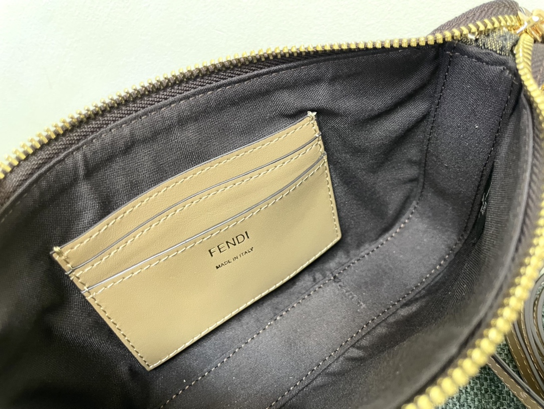 [TOP] FENDI Classic Mahjong Bag 20×3×13cm