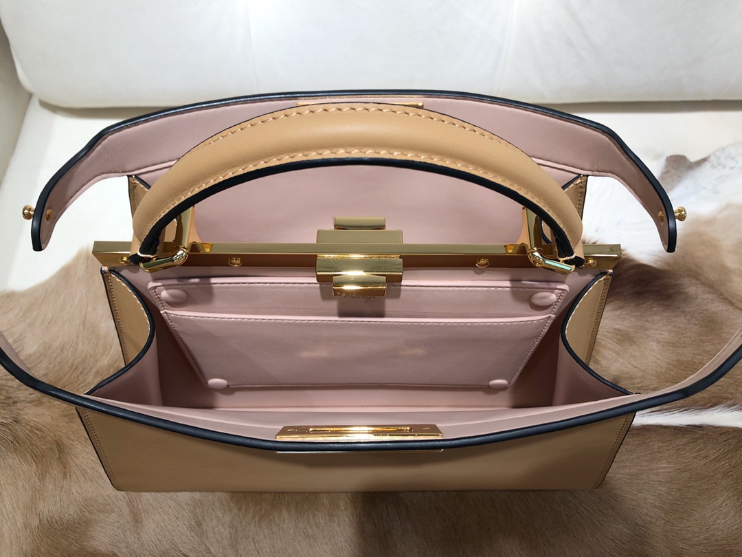 [TOP] FENDI Iconic Medium Peekaboo ISeeU Handbag 33cm - Brown