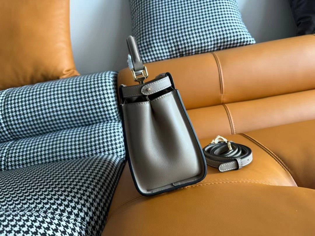 [TOP] FENDI Iconic Mini Peekaboo Handbag 23*18*11cm - Dove Grey