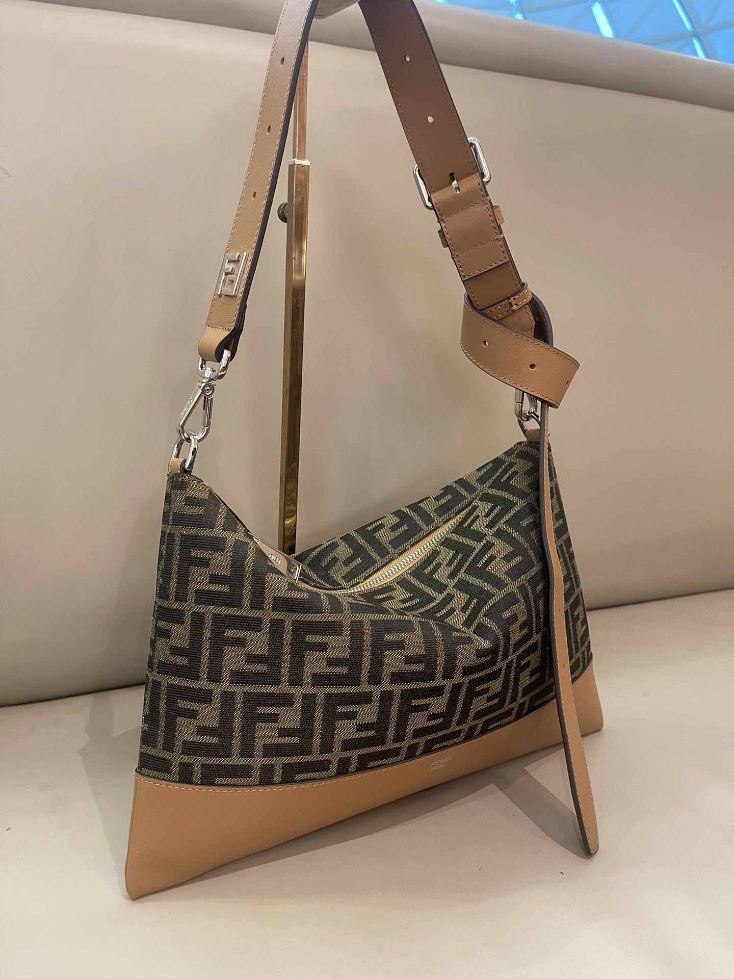 [TOP] FENDI Men's Retro Cowhide Handbag 36×14×38cm - Black/Brown