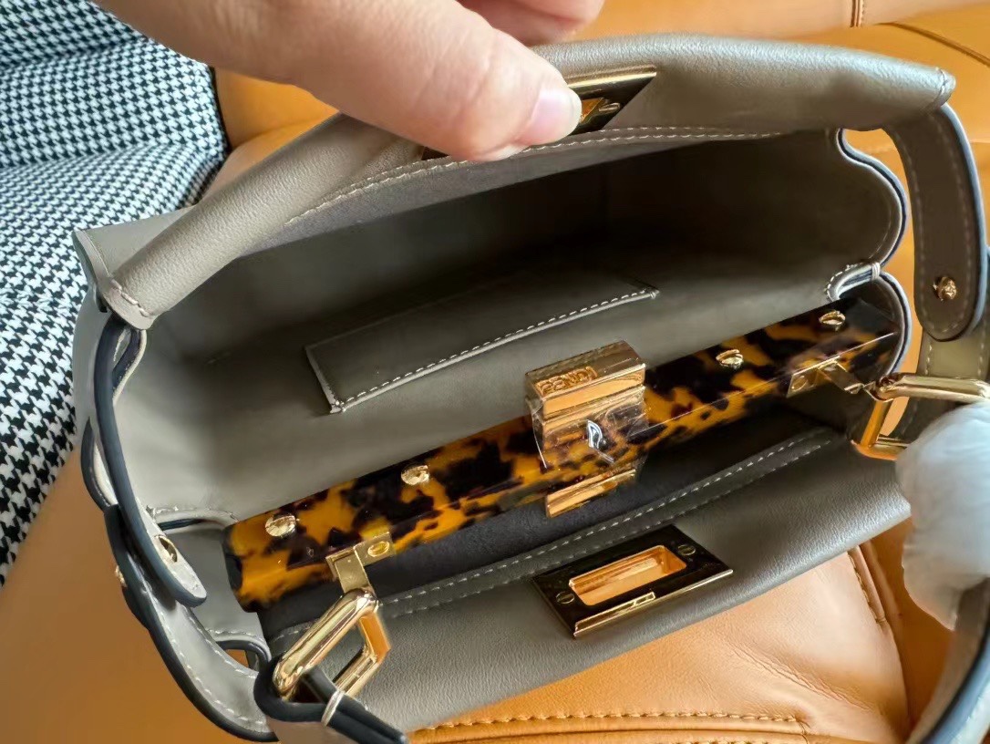 [TOP] FENDI Iconic Mini Peekaboo Handbag 23*18*11cm - Dove Grey