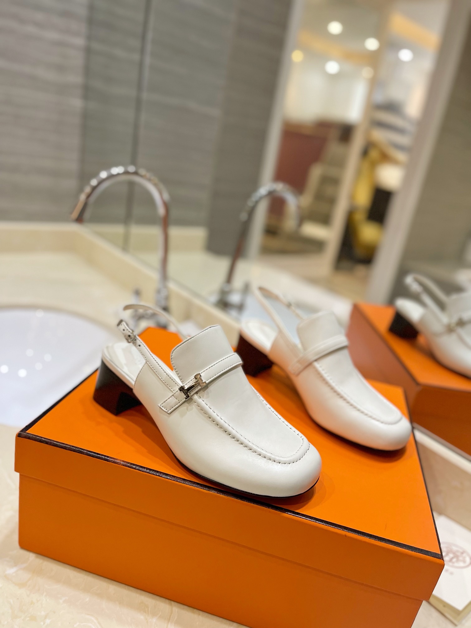 [TOP] HERMES Lambskin Muller Shoes - 7 Colors