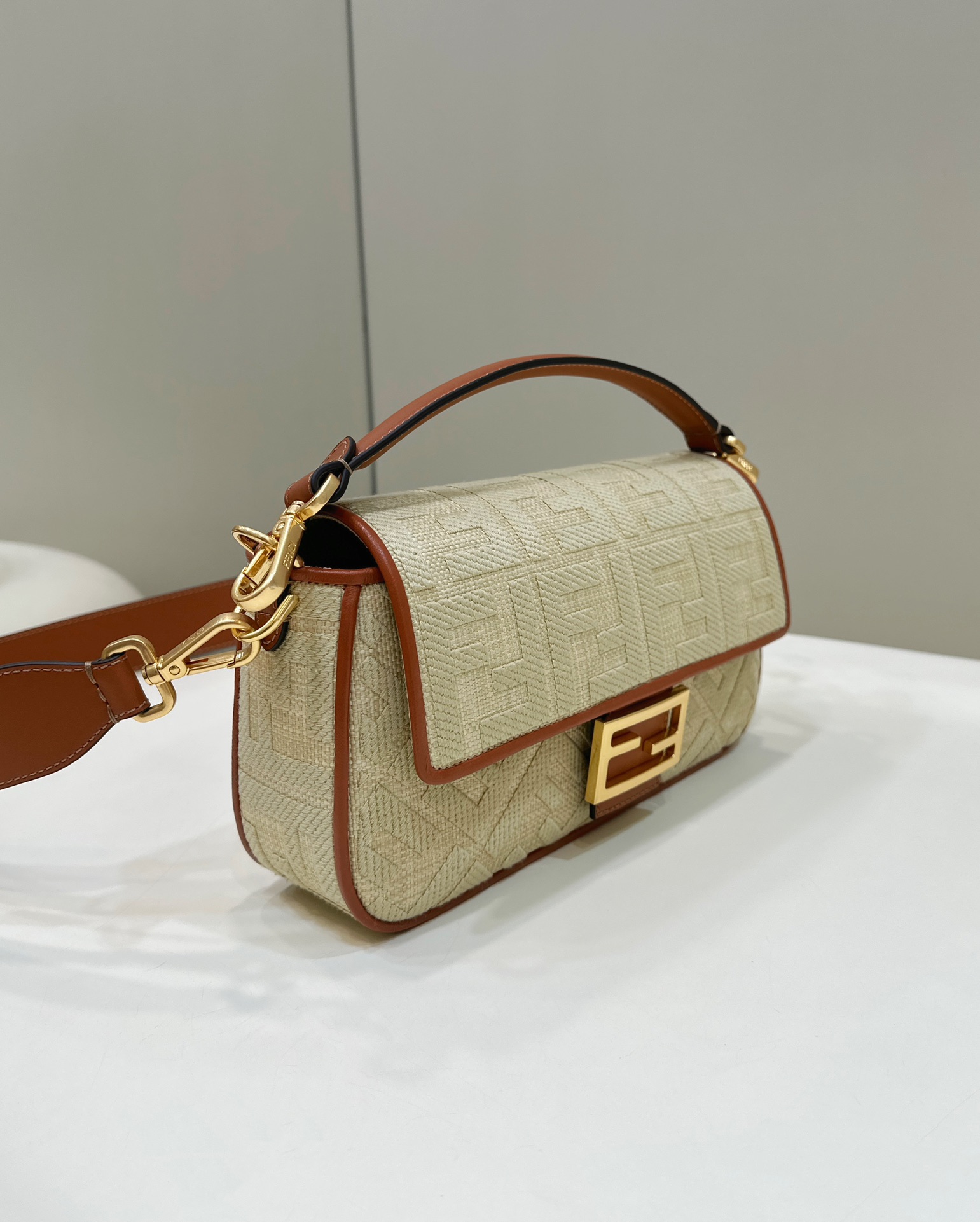 [TOP] FENDI 𝐅𝐅 3D embroidery Baguette Bags 27×6×14cm - GHW