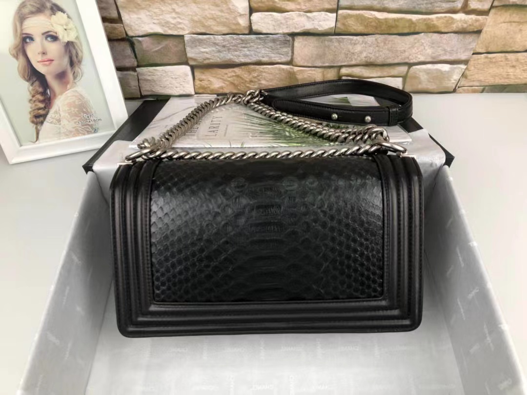 [TOP] CHANEL Le Boy Bag Python Small 20CM/25CM  - Black & SHW