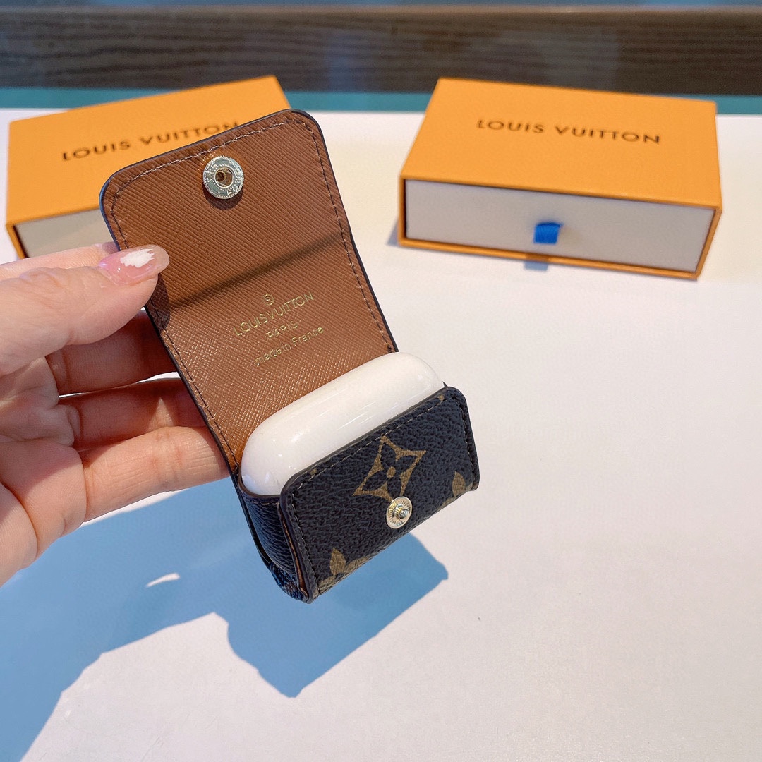 [TOP] Louis Vuitton LV Classic Monogram Leather Airpods Cases Keychain