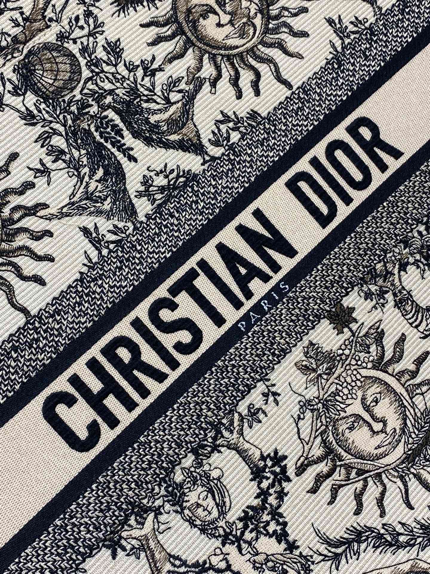 [TOP] Christian Dior Embroidered Sunflower Book Tote Bags - 41*35*18cm