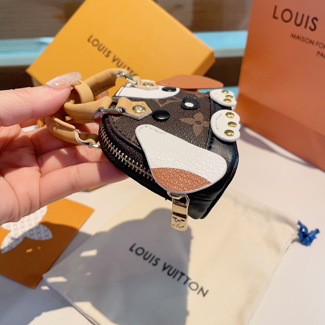 [TOP] Louis Vuitton LV Mini Puppy/Elephant Shell Bag Keychain - Brown