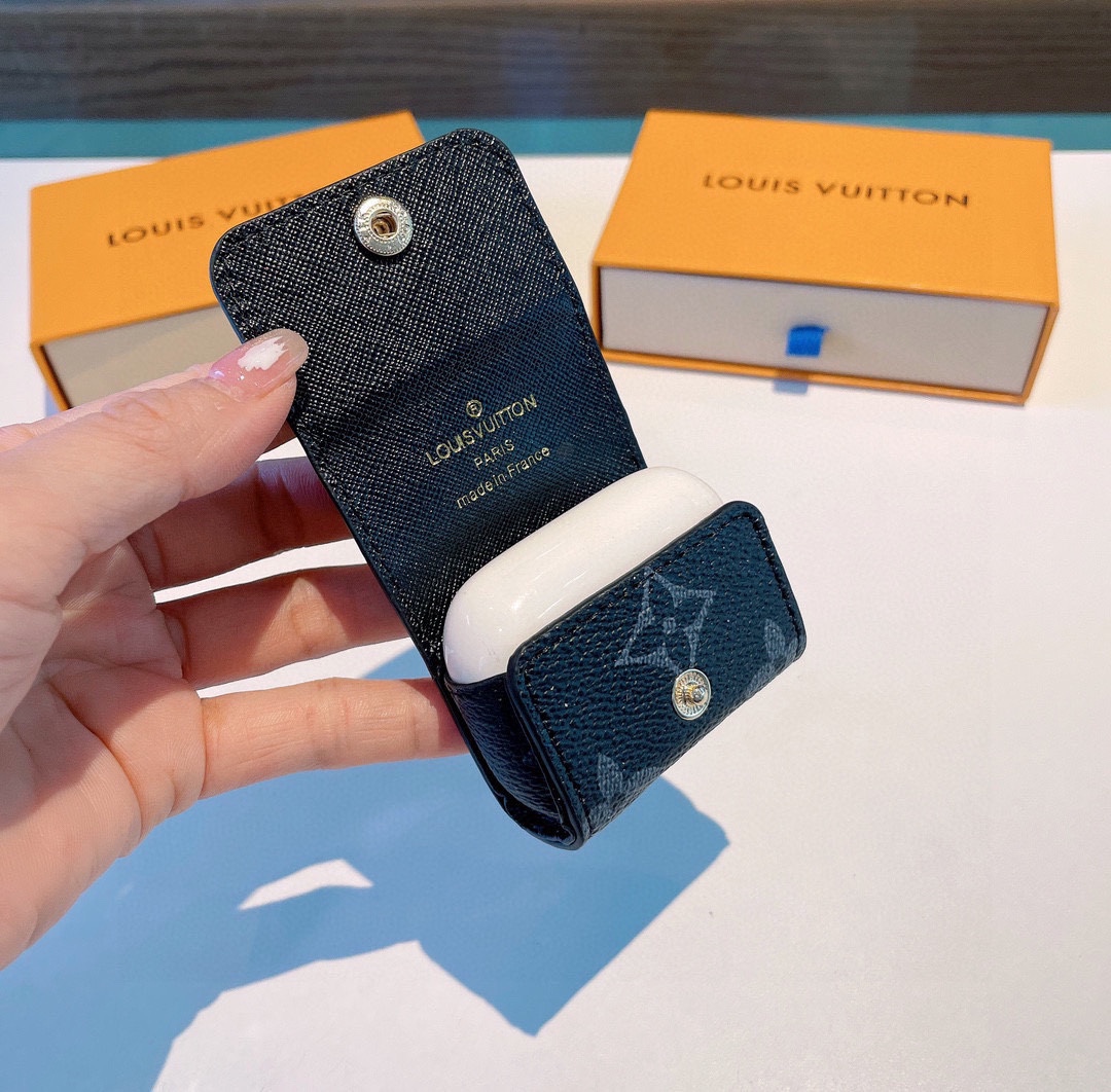 [TOP] Louis Vuitton LV Classic Monogram Leather Airpods Cases Keychain
