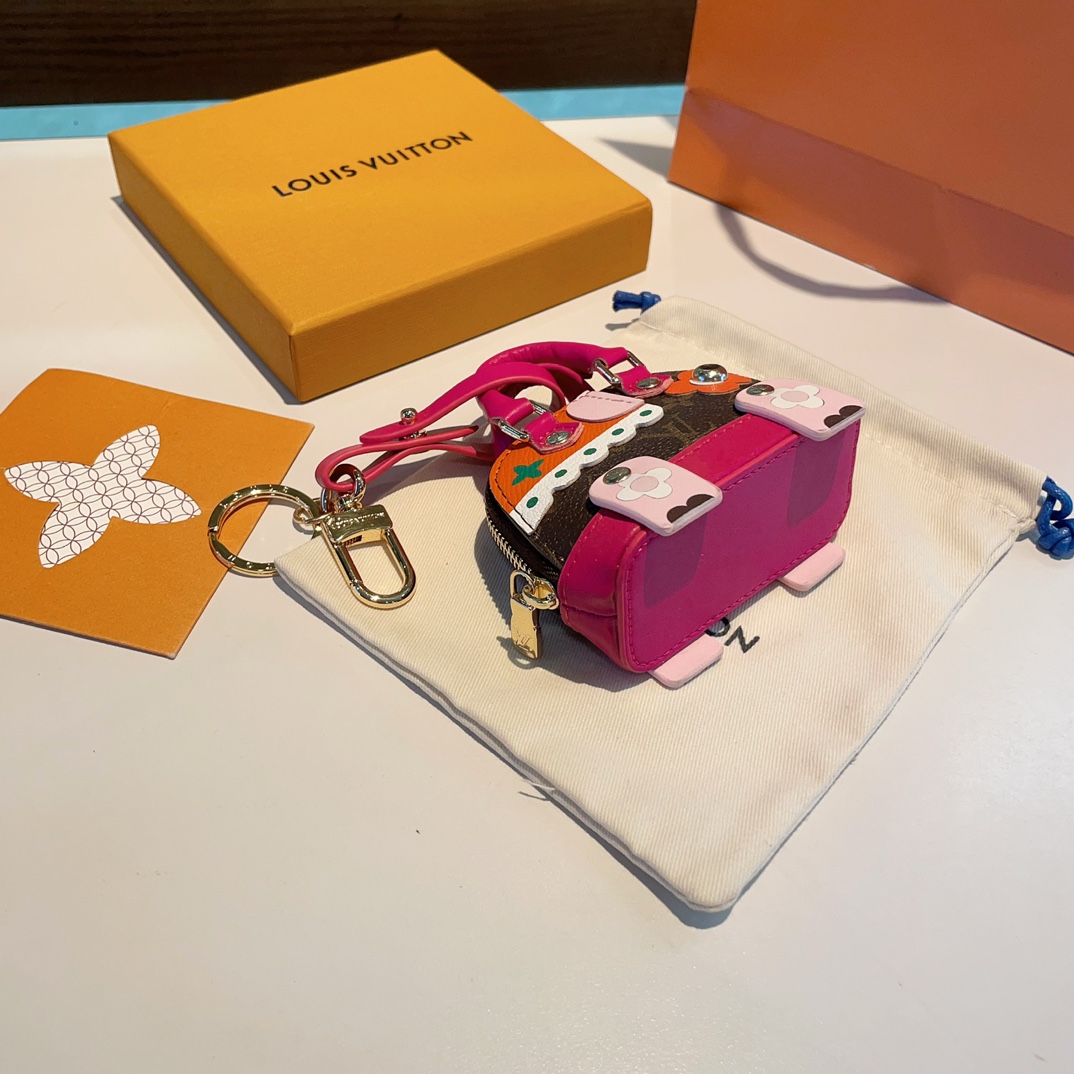 [TOP] Louis Vuitton LV Mini Puppy/Elephant Shell Bag Keychain - Brown