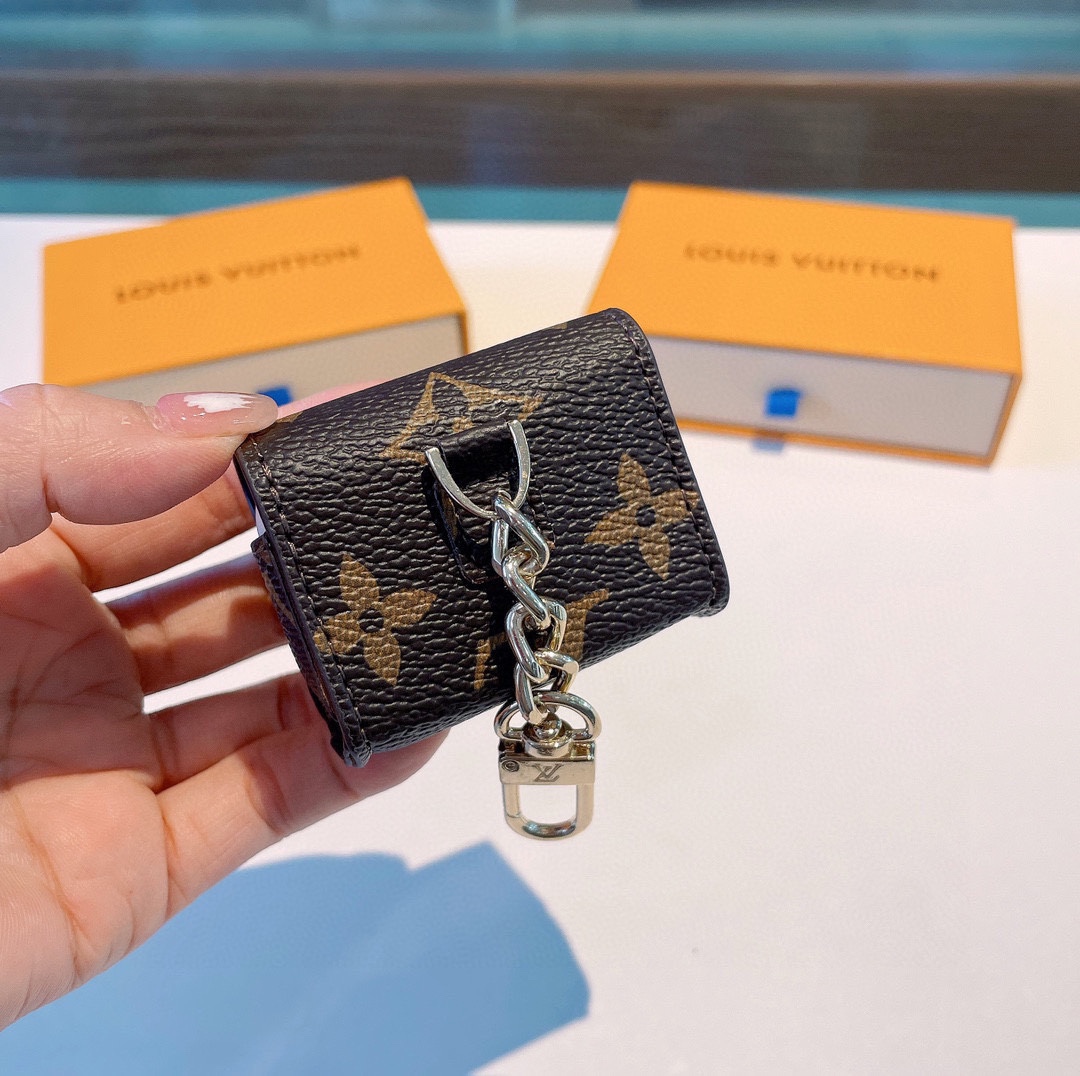 [TOP] Louis Vuitton LV Classic Monogram Leather Airpods Cases Keychain