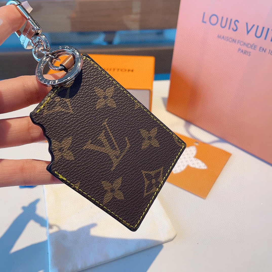 [TOP] Louis Vuitton LV Chocolate Keychain