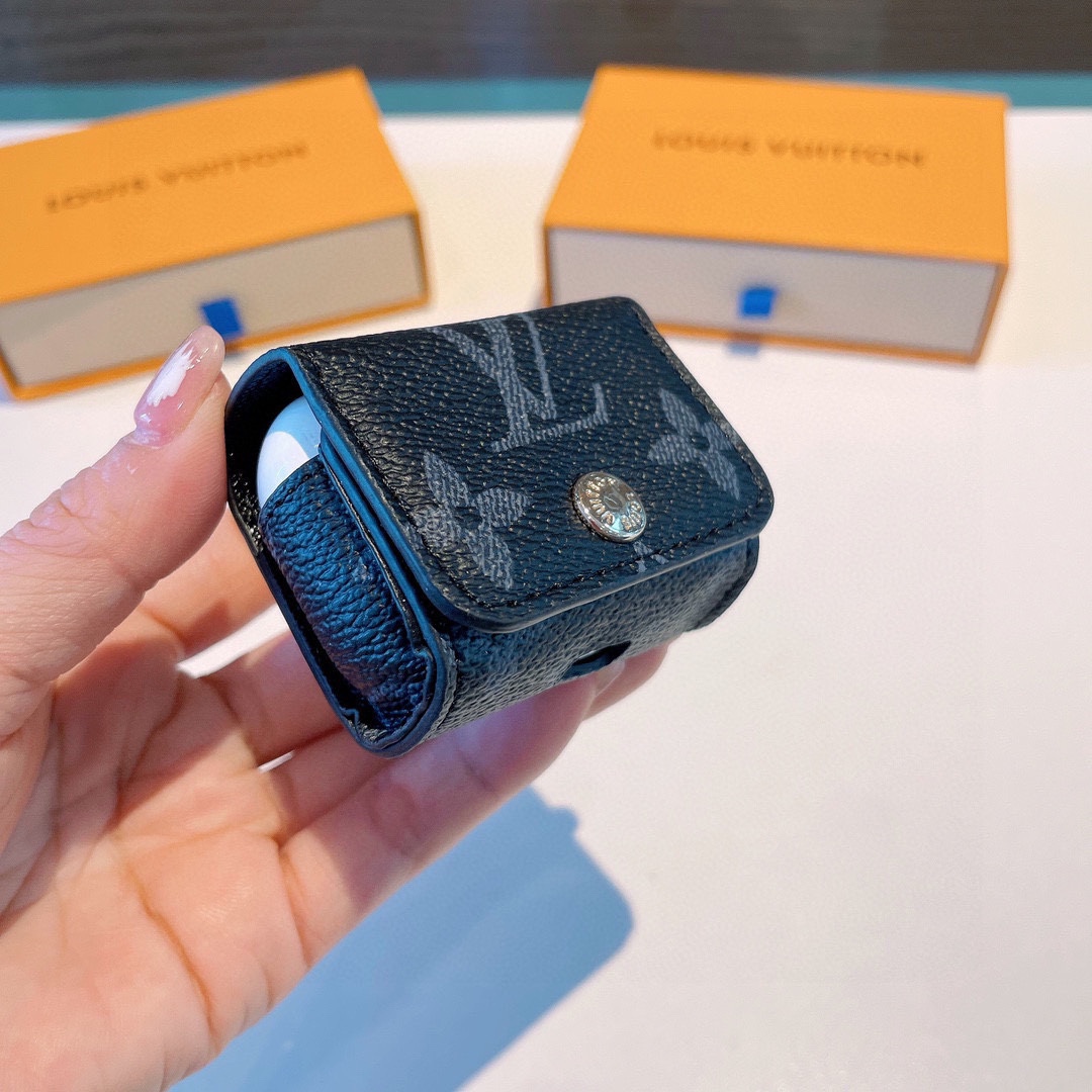 [TOP] Louis Vuitton LV Classic Monogram Leather Airpods Cases Keychain