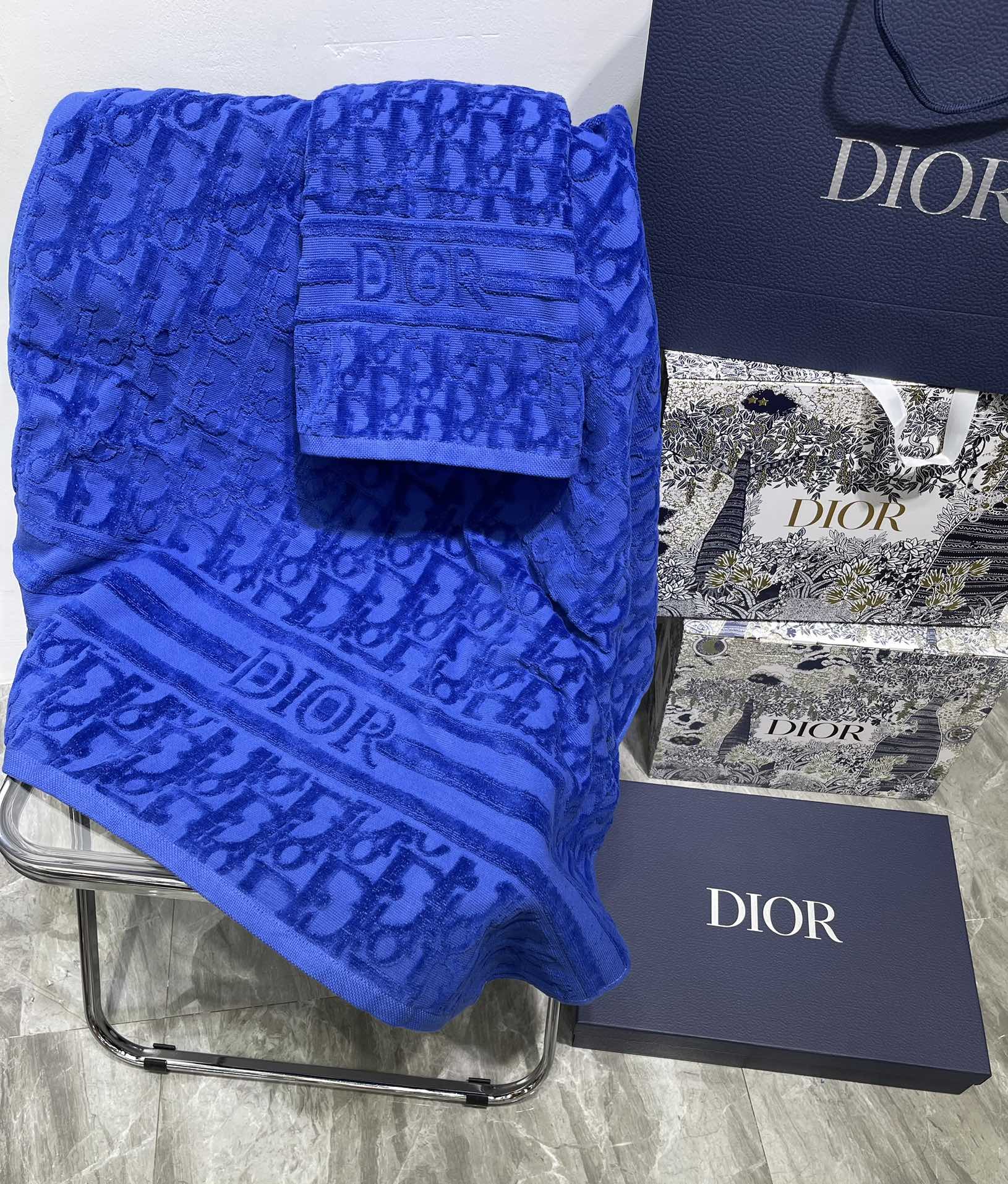 [TOP] Christian Dior Cut Velvet Bath Towel 2 Piece Set - 2 Color