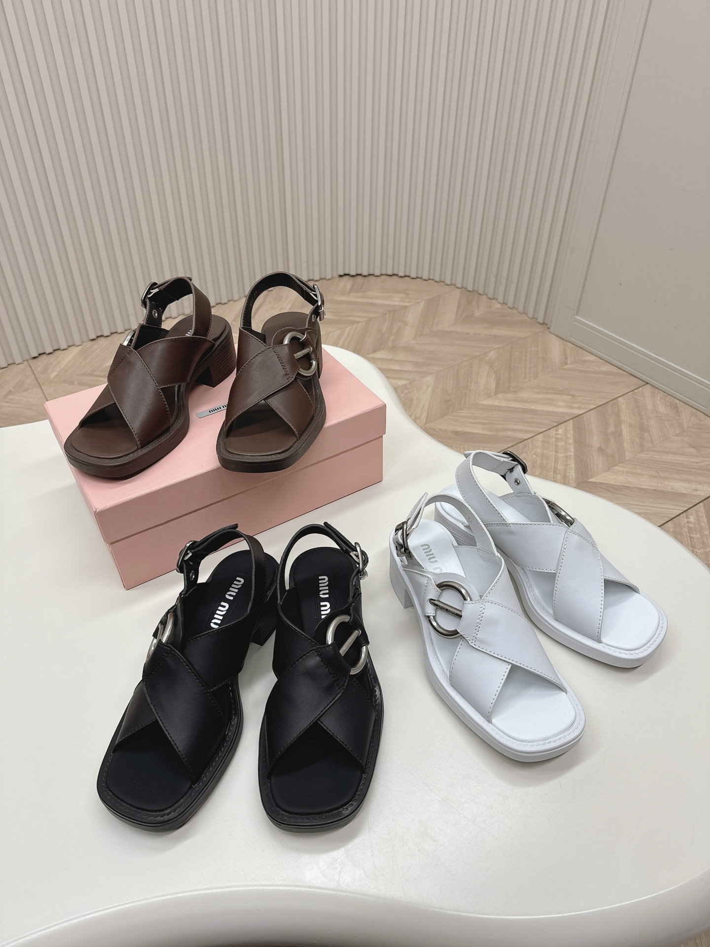 [TOP] Miu Miu Calfskin Sandals - 3 Colors