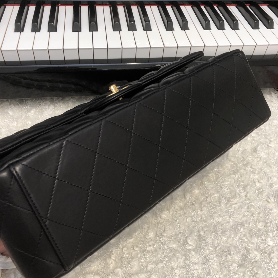 [TOP] CHANEL Classic Flap Bag Lambskin Max 33X20X10cm – Black & GHW