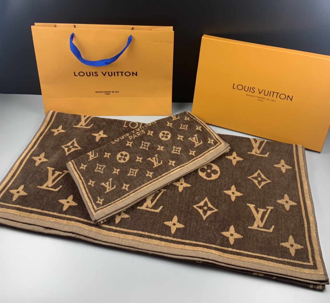 [TOP] Louis Vuitton LV Bath Towel 2 Piece Set - Monogram